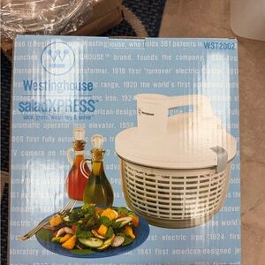White Salad Spinner
